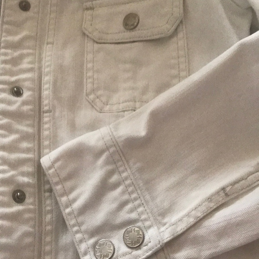 J Jill white Jean Jacket!🌼🌼🌼 - Picture 4 of 4